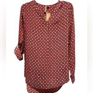 NWT Brina & Em Geometric Red and White Blouse Size S